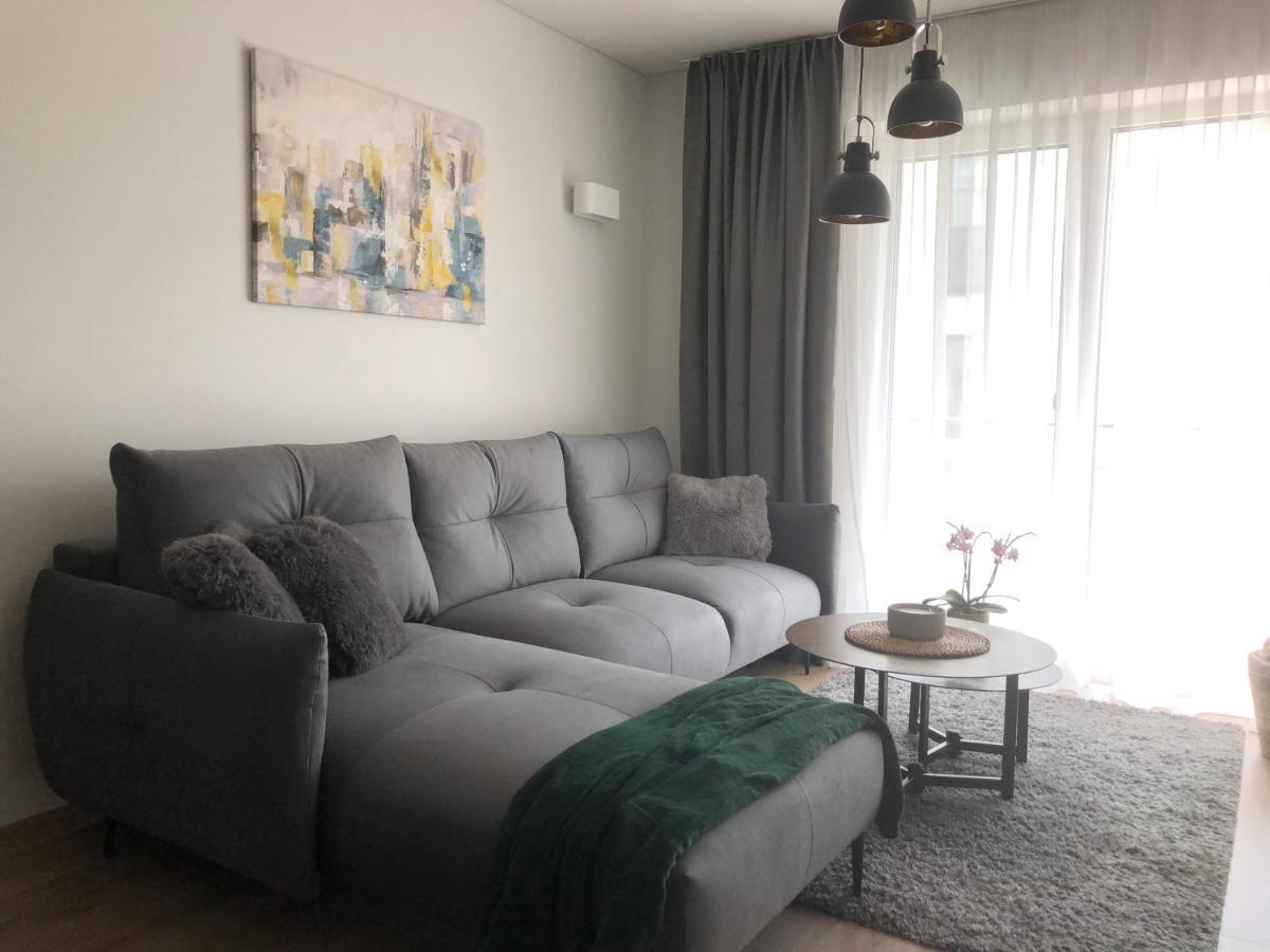 Cosy 1 Bedroom Apartment In The Heart Of Old Town With Parking 카우나스 외부 사진