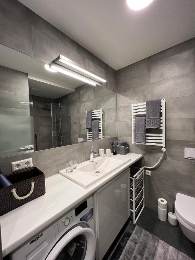 Cosy 1 Bedroom Apartment In The Heart Of Old Town With Parking 카우나스 외부 사진
