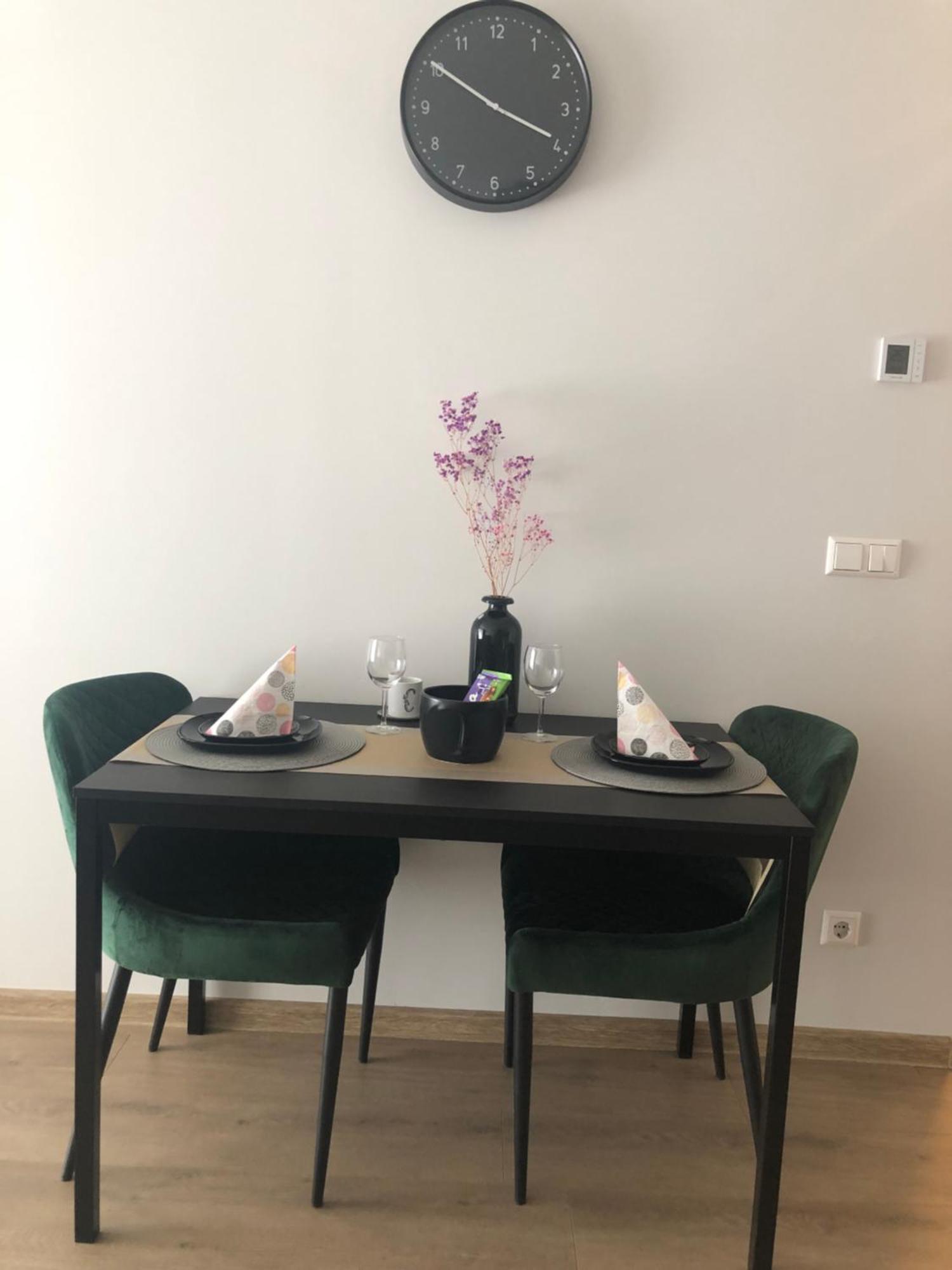 Cosy 1 Bedroom Apartment In The Heart Of Old Town With Parking 카우나스 외부 사진